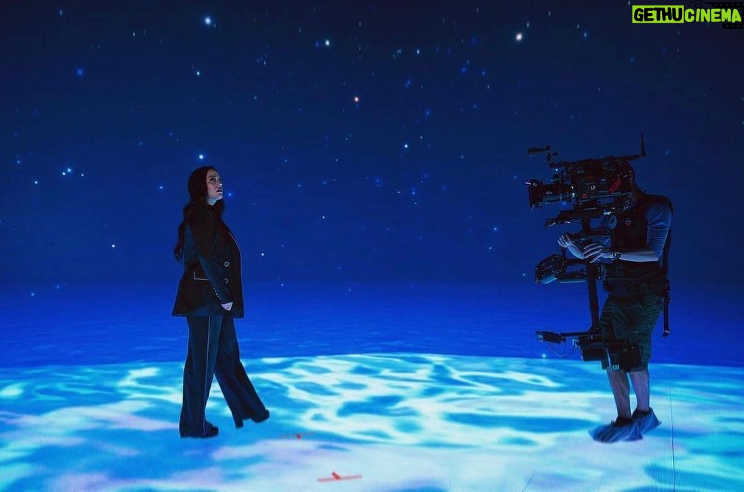 Kat Dennings Instagram - occasionally movie magic really is 💫
