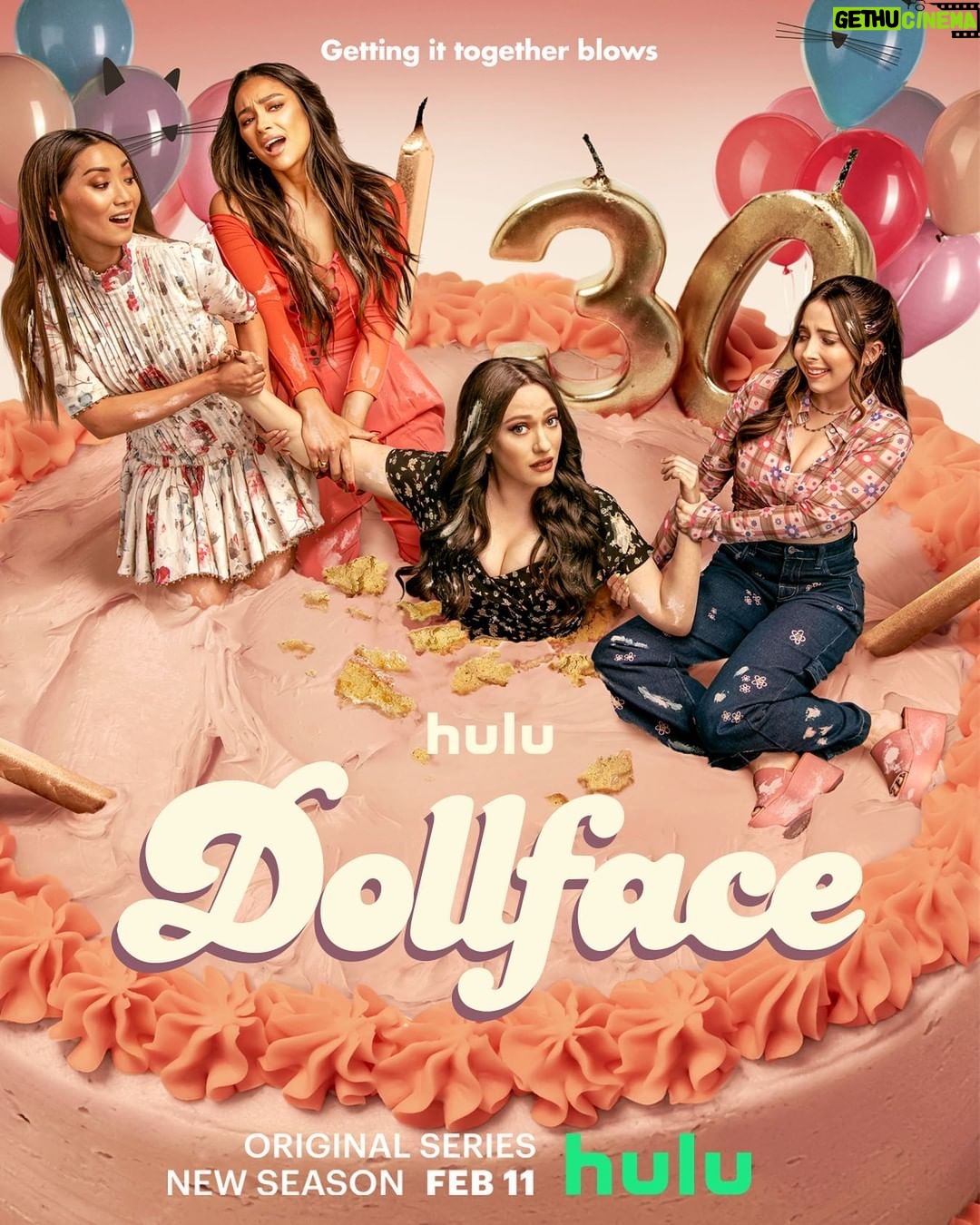 Kat Dennings Instagram - When it comes to growing up, good friends are the icing on the cake🍰 We’re back in #Dollface Season 2, premiering February 11th only on @hulu