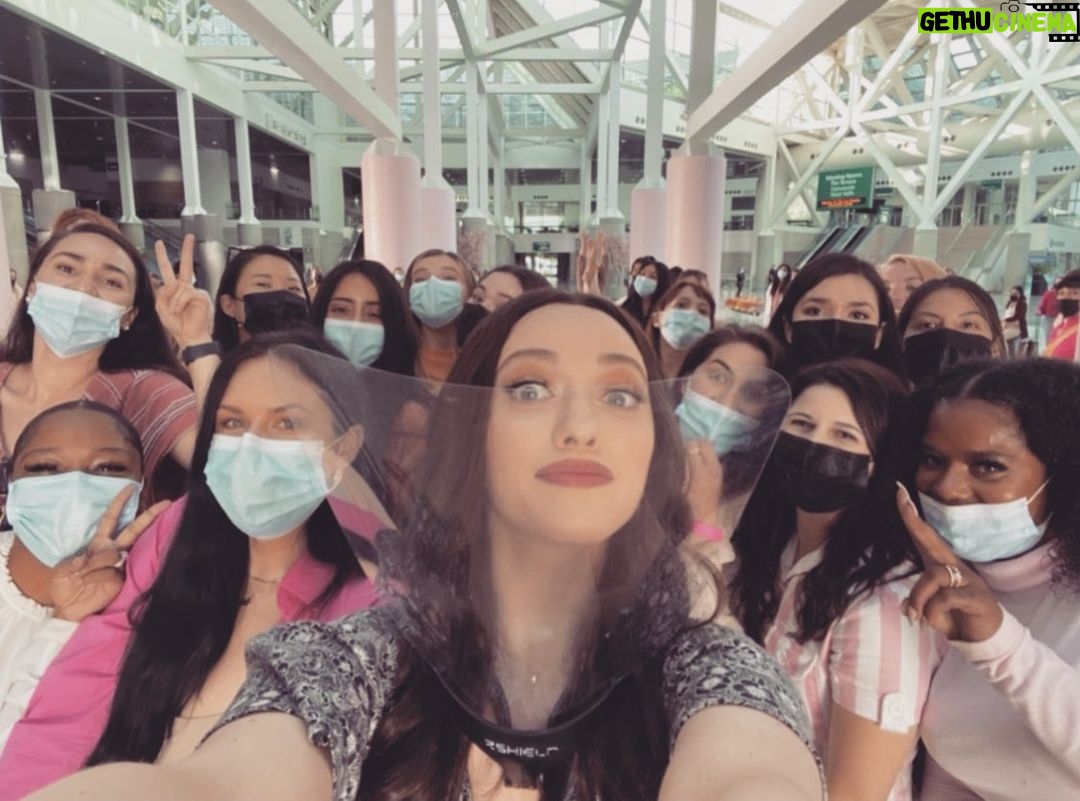 Kat Dennings Instagram - Hi from this memory