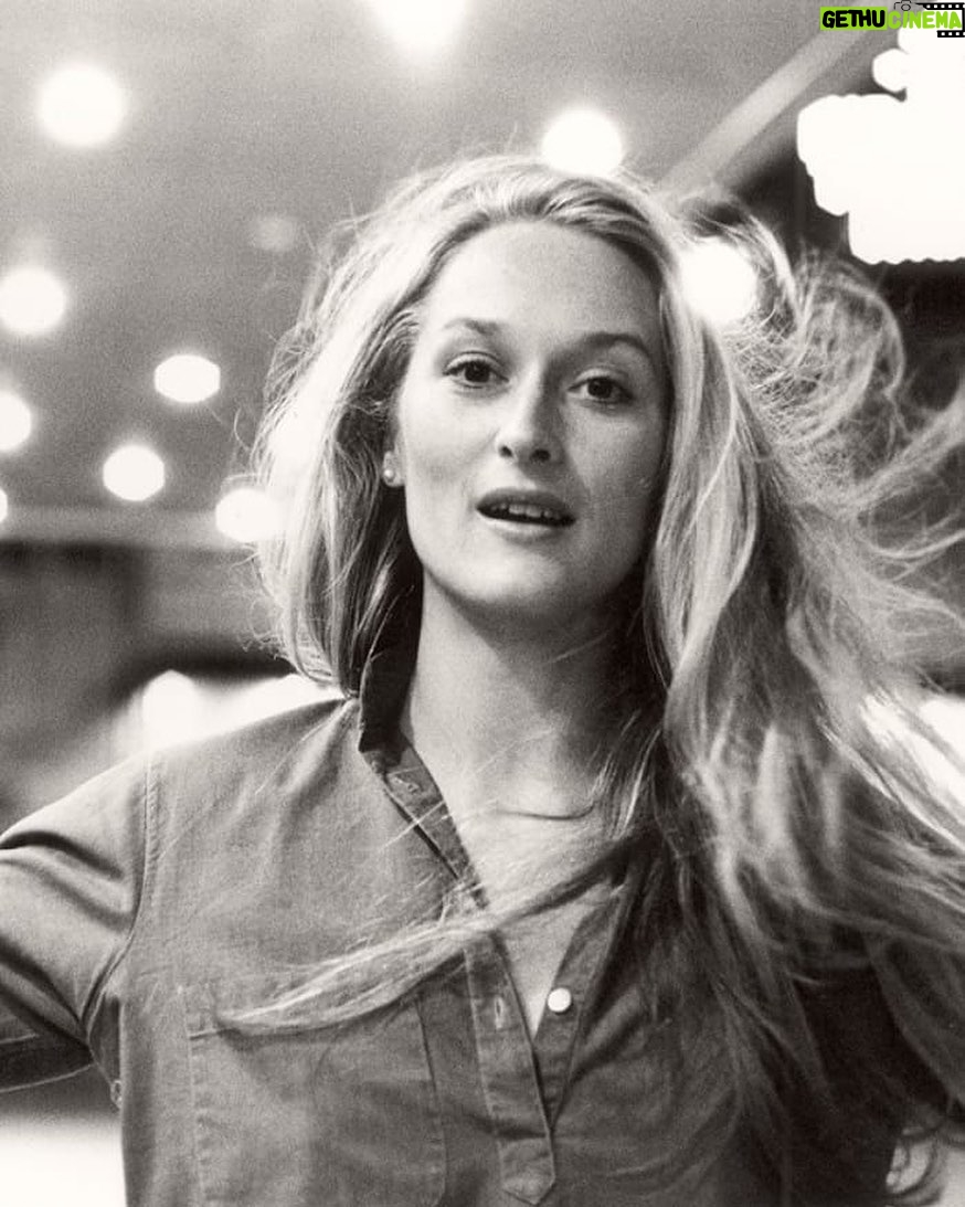 Kat Dennings Instagram - happy birthday Meryl we love u bb