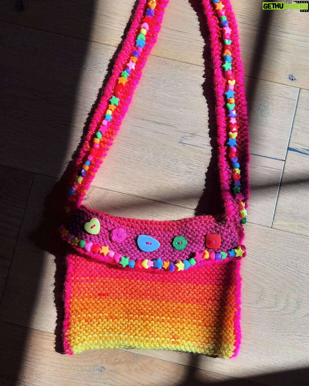 Kat Dennings Instagram - I KNIT A LITTLE PURSE
