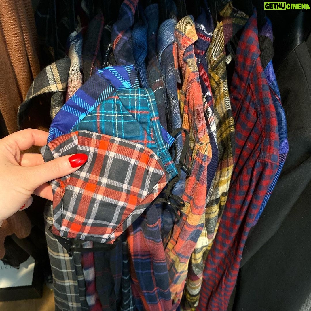 Kat Dennings Instagram - ready for anything* *the lumber yard