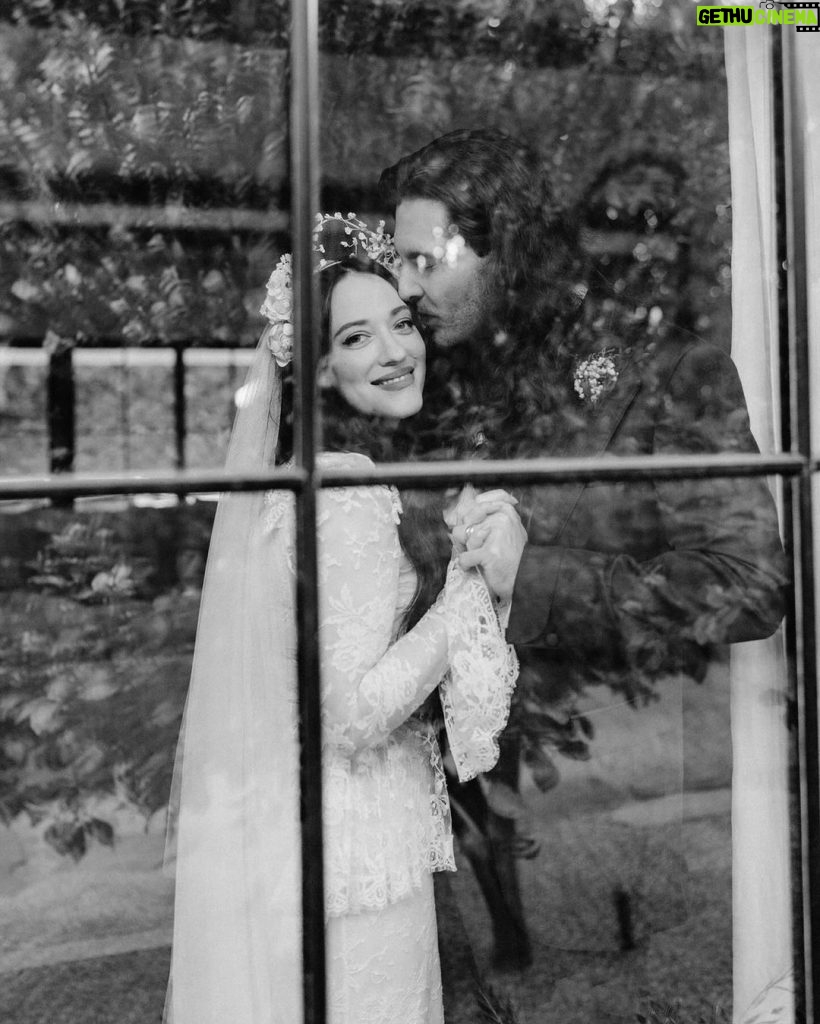 Kat Dennings Instagram - Thank you @josevilla for capturing our wedding day 🤍 @voguemagazine @vogueweddings @overthemoon