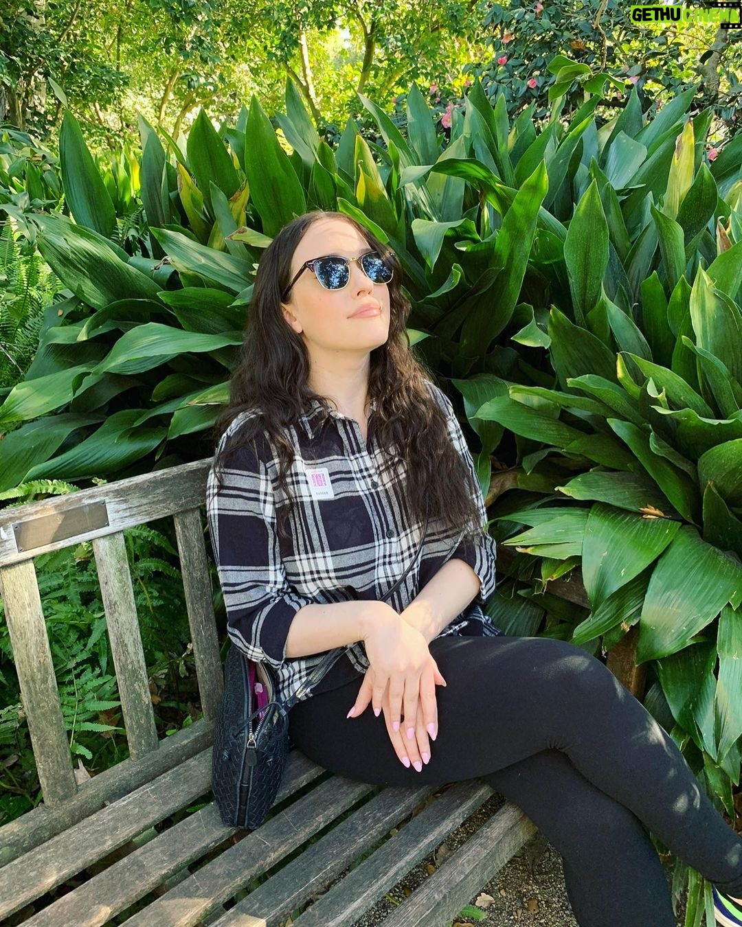 Kat Dennings Instagram - dreaming of spring 🪴 and yes that is a ziploc in my purse