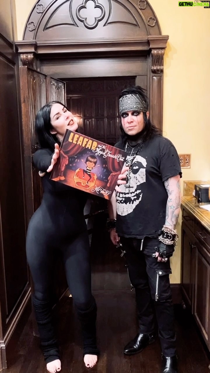 Kat Von D Instagram - IT’S HERE!!🙀 My first ever children’s book is officially shipping with one day shipping, perfect time for the holidays! *link in bio* @llewellyn and I stayed up late last night signing the first 100 orders - so if you were one of the first who purchased a book during presales, expect to get your singed copies soon, since we have shipped them off this morning! Lastly, thank you all for the love and support on this book - it means more to me than you will ever know! 🖤 #leafarandthemagicaltreasurechest