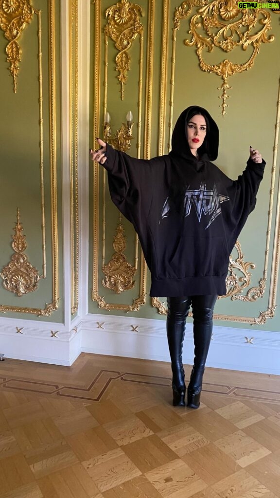Kat Von D Instagram - Getting ready to drop new official KvD merch — including this limited edition, mega oversized hoodie with black on black branding! STAY TUNED! 🖤 PS. Please note that you can only get official Kat Von D merch on katvond.com alone. Anything else is a bootleg 💁🏻‍♀ Make sure to sign up to my mailing list to be first to be notified! *link in bio* *thank you to @rockcandyphoto for shooting all the newness today!🖤