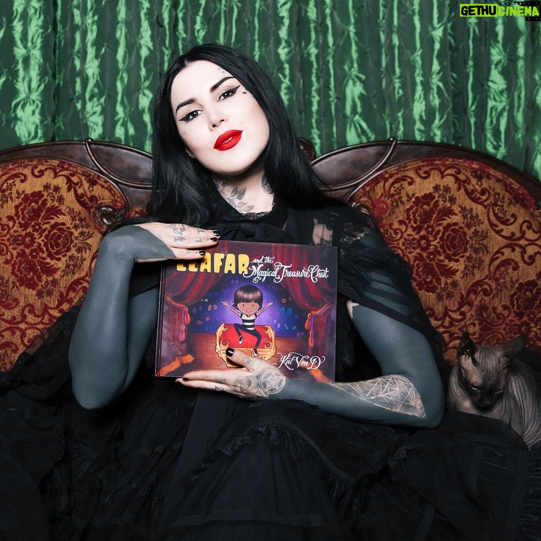 Kat Von D Instagram - Introducing my first children’s book “Leafar and the Magical Treasure Chest”! I’ve spent the last few months writing and illustrating this artfully-driven kid’s book alongside my talented friend @llewellyn and I can’t wait to finally share it with you and your family! This 32-page book will also include a page of temporary tattoos for kids, and will be available world wide! AND!! The first 100 copies sold will be autographed by both myself and @llewellyn! Official pre-sales will begin THIS THURSDAY, SEPTEMBER 15, 9AM PST! Click the link in my bio to sign up for notifications, and be the first to get a copy before they sell out! 📚🐛❤️ #leafarandthemagicaltreasurechest