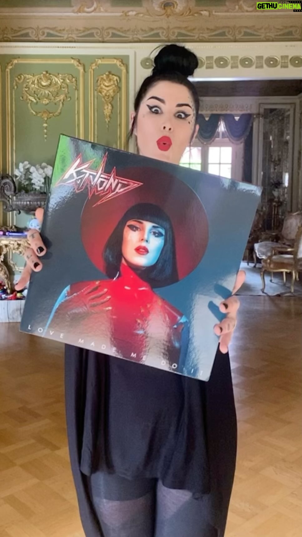 Kat Von D Instagram - ONE YEAR AGO TODAY!! We released my first album “Love Made Me Do It” and I just can’t thank all of you enough for all the love and support! ❤️ Being able to share with you my thoughts and feelings through my music has been the most gratifying for of art, and I can’t wait to share with you album number 2 very soon, and finally get to tour and sing these songs to you Live! And the biggest THANK YOU goes to all the talented people that came together with me to write these songs, as well as my bandmates who helped me make these songs come to life! ❤️ #lovemademedoit