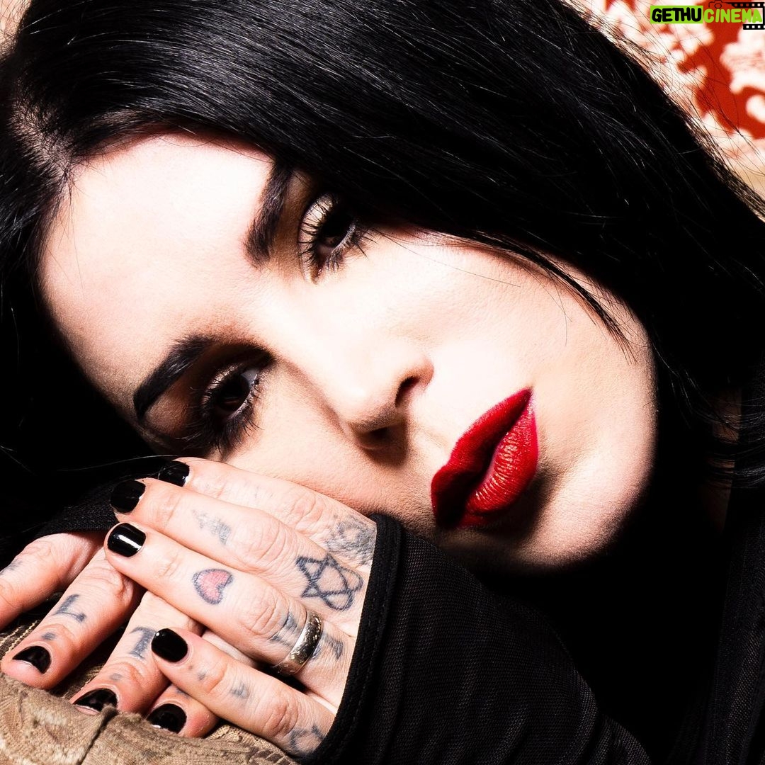 Kat Von D Instagram - Today I celebrate 15 years of sobriety.🖤 Here’s to many, many more!