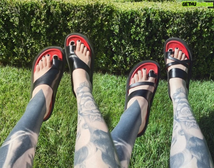 Kat Von D Instagram - Introducing the new @vondshoes POE + EXODUS SANDALS!! Available now on vondshoes.com! 🖤