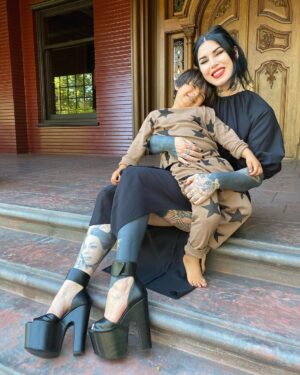 Kat Von D Instagram - My Sweet Leafar, 
 I never imagined my favorite thing in the entire world would be to be your mother.  You’ve changed me in all the best ways possible, and I feel like the luckiest woman on the planet because of you!  I can’t wait to discover life with you, and celebrate every day together.🖤 

Happy Mother’s Day to all the amazing mamas out there! 
***and a special shout out to all the only-child mamas - we love our one-hit-wonders! 🖤🥰🖤