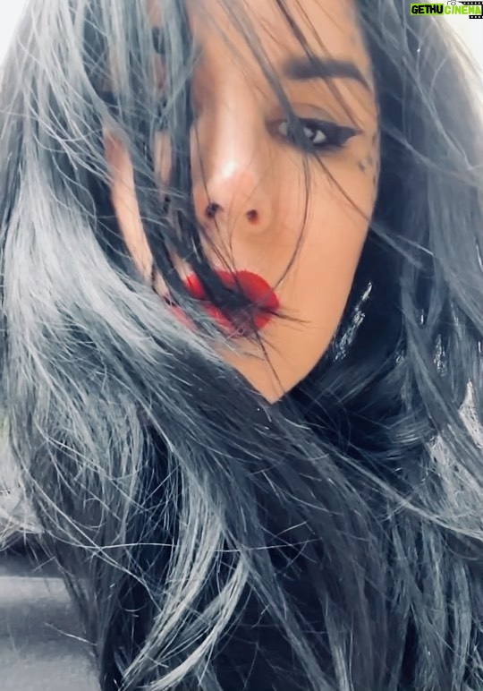 Kat Von D Instagram - Indiana is giving me perfect overcast weather to write lyrics to this melancholy song for the new album. 🖤 Trying to capture a specific second of a moment that I felt this year in this song.🖤 Can’t wait to share new music soon with you. 🖤