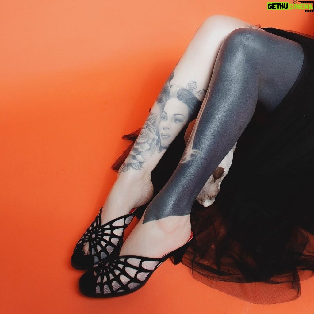 Kat Von D Instagram - The @vondshoes Adele spiderweb high heels have sold out over 5 times already - and while I will be restocking the high heel, I am excited to release the KITTEN HEEL version sooon! 🖤🕷🕸 Make sure to follow @vondshoes and sign up for our mailing list to be first to be notified, cuz I’m pretty sure these are gonna sell out fast, too! 🖤 #vondshoes #vegan #veganshoes