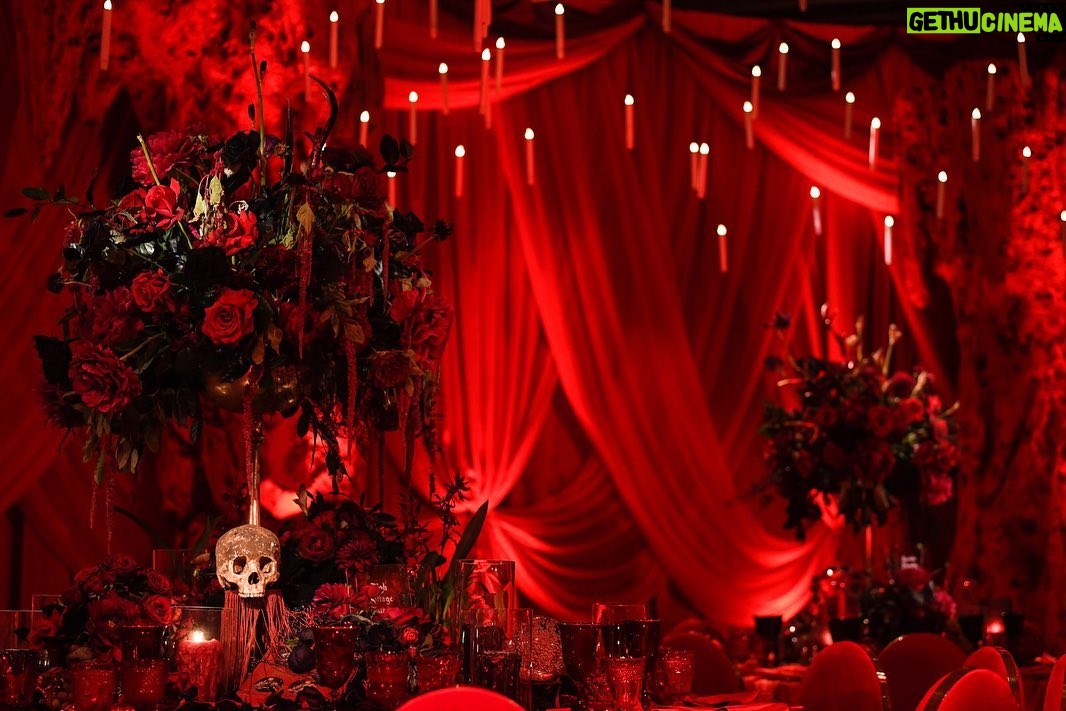 Kat Von D Instagram - Can’t believe it’s already been 4 years since our beautiful wedding day. Can’t wait to celebrate the rest of our lives together, my love. Happy Anniversary @prayers 🌹🌹🌹🌹 #envidayenmuerte