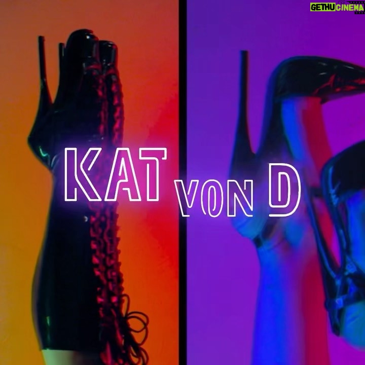 Kat Von D Instagram - New lyric video for my song “Pretending” is out now! [link in bio]💘 I thought it would be cool to use some of our stage visuals we shot with the amazingly talented @lindastrawberry!🍓 Huge shout out to @officiallymosh for dancing around in her impressive collection of vintage fetish heels for this! 👠🗡 🎥: @animaguvideo #lovemademedoit