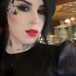 Kat Von D Instagram - For this Christmas holiday I wanted to do something special for YOU as a THANK YOU for all the love + support you've given me this year with my #LoveMadeMeDoIt album! 🖤 Over the next 12 Days of Christmas I'll be sharing a bunch of fun exclusive stuff for you—starting with this Starry Eyes AR filter! Check it out now on my profile and in my stories! I can't wait to see you guys use it—please tag me so I can see! And you might want to turn on post notifications to not miss out on anything over the next couple weeks! ❤️🎁🎄