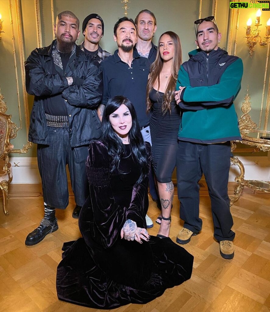 Kat Von D Instagram - There will never be enough words to express the love I have for my @highvoltagetat family. I can’t believe after 14 years of working side by side, this chapter of our lives has come to and end, and we all move onwards and upwards! I’m going to miss my beautiful shop, the thousands of people I’ve tattooed there over the years, my loving fans who traveled and came from all over the world, but most importantly my fellow tattoo artists who I was lucky enough to tattoo in the same room with over the last 14 years. I love you so much for believing in me and my little shop, and for riding along with me on this crazy ride! Farewell, High Voltage Tattoo Los Angeles! Till we meet again in Indiana! #highvoltagetattoo