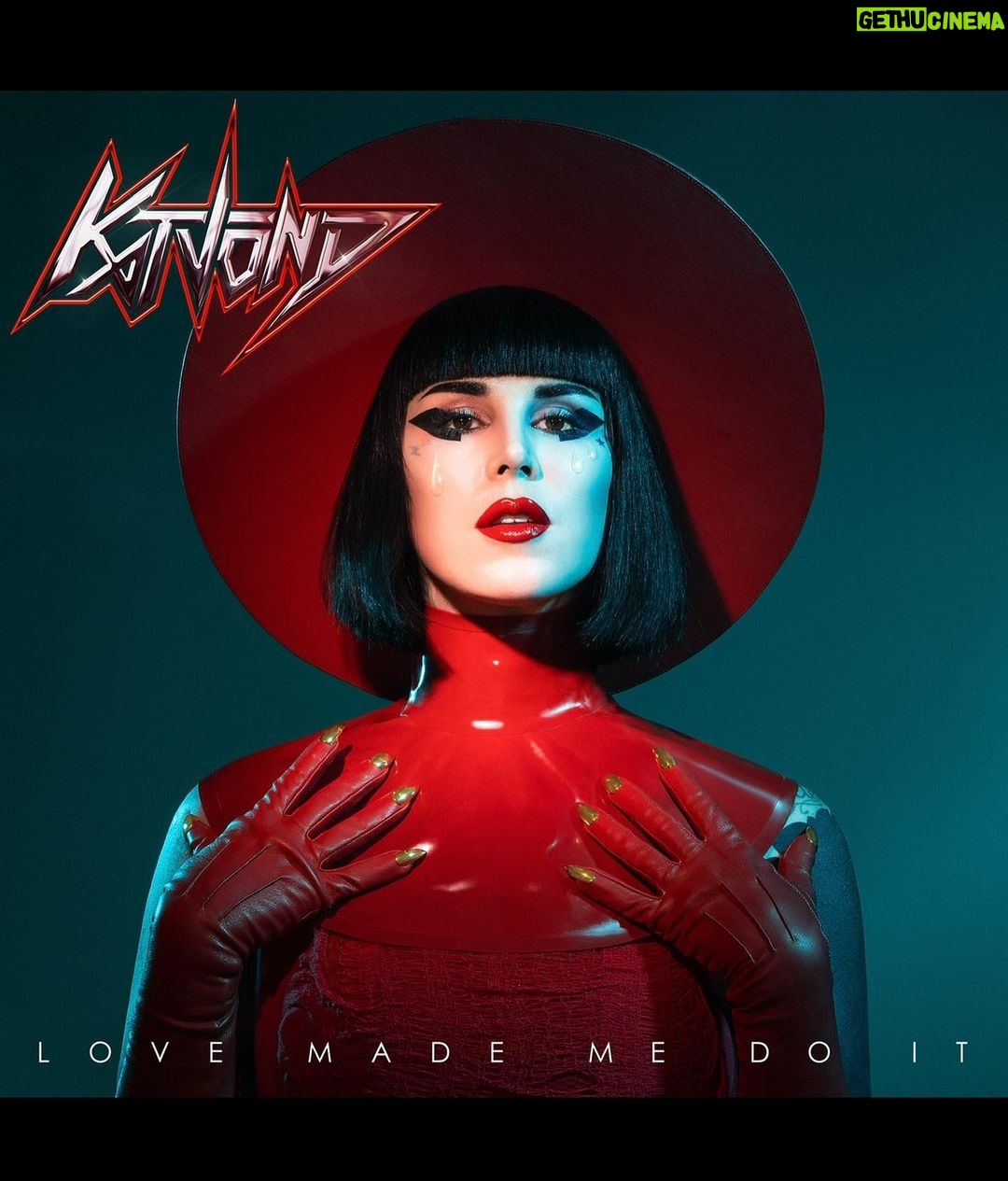 Kat Von D Instagram - So grateful for this last year, as tough as some aspects of it were, so many beautiful things came from it. •I finally released my first album “Love Made Me Do It” and the response and support was so amazing! •I got to do a mini tour with my beloved bandmates whom I adore so much: @sammidoll @mrpharmacist72 @brynnroute - and now we prep for our upcoming tour! •my beautiful son, Leafar turned 3, and got to celebrate it surrounded by so many loved ones! • @VonDshoes finally launched the coffin wallet and has been killin it! •Although it was bittersweet to have to close my beloved tattoo shop @highvoltagetat - made me so grateful for the tattoo family I was able to celebrate those 14 years with! •My sweet baby kitties, Nietzsche, Poe and Calaca. •Being able to raise a sweet, charismatic and extremely hilarious boy that I’m so proud of with @prayers •And all my amazing friends who I adore more than life itself! •I am so grateful to be able to flee California soon and set up roots in a freedom-loving state like Indiana in our beautiful old house we are remodeling. I look forward to being surrounded by nature, able to grow our own food and really dive into creativity out there very soon. •Lastly, I am so grateful for all of your love and support throughout my entire career. So many of you have shown me more love than my own family members, and I could never take that for granted. Happy New Years everyone! Onwards and upwards! ❤️ Los Angeles, California