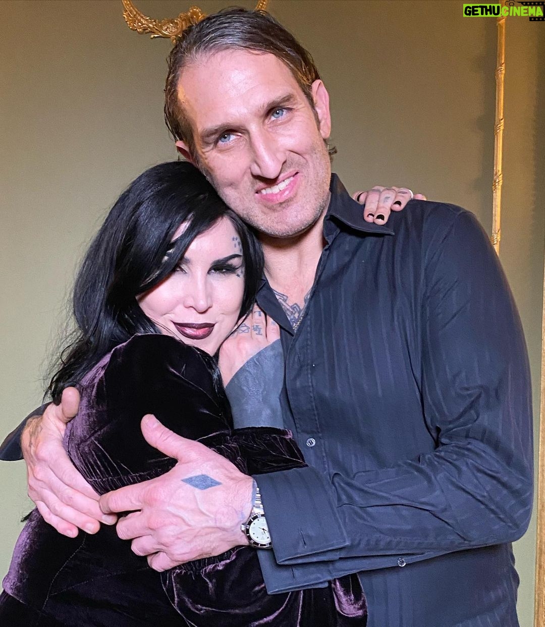 Kat Von D Instagram - There will never be enough words to express the love I have for my @highvoltagetat family. I can’t believe after 14 years of working side by side, this chapter of our lives has come to and end, and we all move onwards and upwards! I’m going to miss my beautiful shop, the thousands of people I’ve tattooed there over the years, my loving fans who traveled and came from all over the world, but most importantly my fellow tattoo artists who I was lucky enough to tattoo in the same room with over the last 14 years. I love you so much for believing in me and my little shop, and for riding along with me on this crazy ride! Farewell, High Voltage Tattoo Los Angeles! Till we meet again in Indiana! #highvoltagetattoo