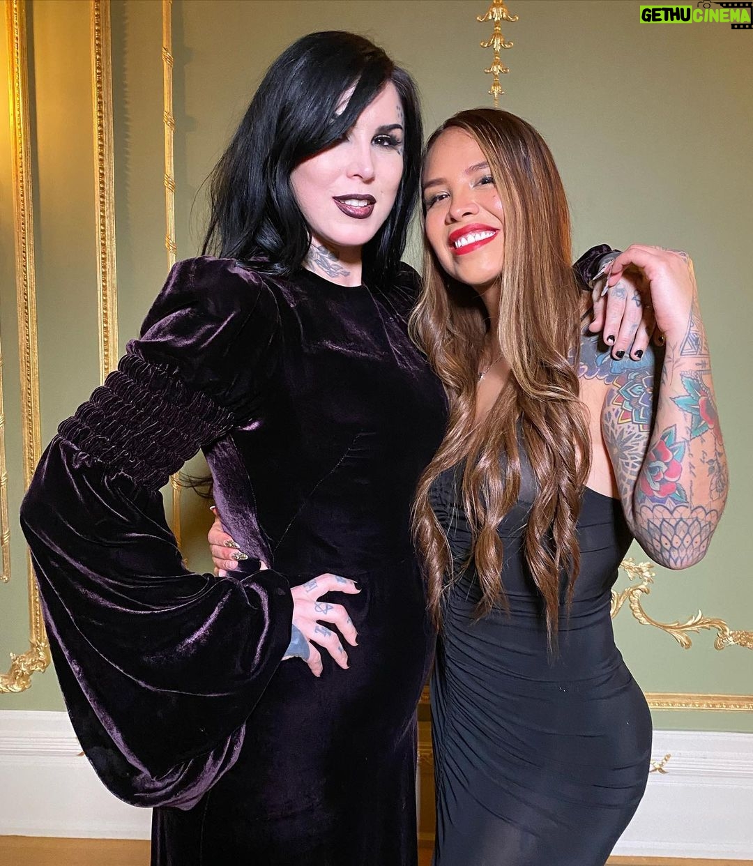 Kat Von D Instagram - There will never be enough words to express the love I have for my @highvoltagetat family. I can’t believe after 14 years of working side by side, this chapter of our lives has come to and end, and we all move onwards and upwards! I’m going to miss my beautiful shop, the thousands of people I’ve tattooed there over the years, my loving fans who traveled and came from all over the world, but most importantly my fellow tattoo artists who I was lucky enough to tattoo in the same room with over the last 14 years. I love you so much for believing in me and my little shop, and for riding along with me on this crazy ride! Farewell, High Voltage Tattoo Los Angeles! Till we meet again in Indiana! #highvoltagetattoo