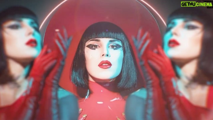 Kat Von D Instagram - Wow! We are almost SOLD OUT of the limited edition red vinyl for #LoveMadeMeDoIt ! ❤️ Can’t thank you enough for all the love!! ❤️The red vinyl is exclusively sold on katvond.com *link in bio* 🖤The black vinyl is also available on katvond.com and most retailers 💚The glow-in-the-dark is exclusive to indie record stores 💛The gold metallic is exclusive to Amazon. ❤️❤️❤️❤️❤️❤️❤️❤️❤️❤️ Thank you for this beautiful video: @raldez