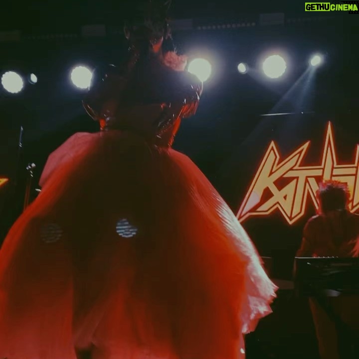 Kat Von D Instagram - The #LoveMadeMeDoIt mini tour was a complete smash, and we are still buzzing over all the love + energy! 🖤⚔️🖤 Thank you to each and everyone of you who came out and supported us, we can’t wait to do it all over again on our full US tour in March, and then our full EU tour in May! Special shoutouts: •my beloved bandmates: @sammidoll @mrpharmacist72 @brynnroute @daveparley •@prayers for sharing the stage with us! • @lindastrawberry and her team for making all my visual dreams come to life. •makeup+wardrobe: @iamleah •my dresses: @asanchezfashion •my shoes: @vondshoes •our amazing merch babe: @dimebagzhag •the best hype man/bts photographer: @vincerossi •our entire road crew, tour manager and manager who I love so dearly! • and most importantly, all of you who came, sang along, threw us flowers, and gave us the best hugs at the meet & greets. I adore you with all my heart!!