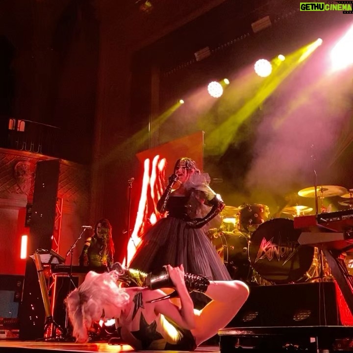 Kat Von D Instagram - The #LoveMadeMeDoIt mini tour was a complete smash, and we are still buzzing over all the love + energy! 🖤⚔️🖤 Thank you to each and everyone of you who came out and supported us, we can’t wait to do it all over again on our full US tour in March, and then our full EU tour in May! Special shoutouts: •my beloved bandmates: @sammidoll @mrpharmacist72 @brynnroute @daveparley •@prayers for sharing the stage with us! • @lindastrawberry and her team for making all my visual dreams come to life. •makeup+wardrobe: @iamleah •my dresses: @asanchezfashion •my shoes: @vondshoes •our amazing merch babe: @dimebagzhag •the best hype man/bts photographer: @vincerossi •our entire road crew, tour manager and manager who I love so dearly! • and most importantly, all of you who came, sang along, threw us flowers, and gave us the best hugs at the meet & greets. I adore you with all my heart!!