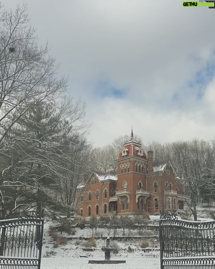 Kat Von D Instagram - Woke up to this beautiful Indiana winter wonderland this morning! 🤍 Vevay, Indiana