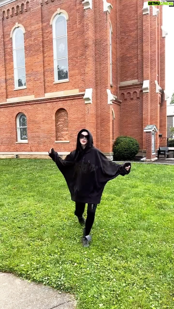 Kat Von D Instagram - Our oversized, batwing hoodie sold out in less than 24 hours last time, and it’s BACK IN STOCK TODAY just in time for cuddle weather! 🖤 click the *MERCH* button in the link in my bio 🖤