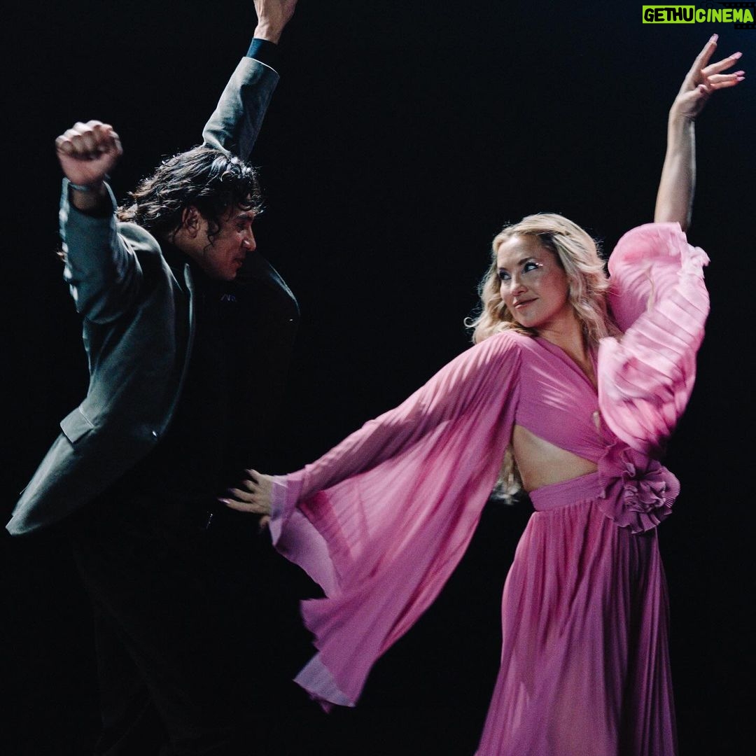 Kate Hudson Instagram - ✨🤍Dance partner appreciation 🤍✨ @marlonpelayo #bts 💫TALK ABOUT LOVE✨ *official video* OUT NOW (link in bio)