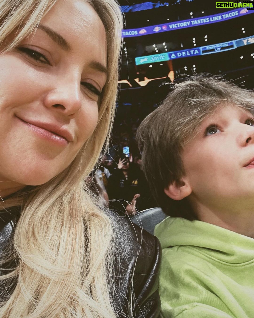Kate Hudson Instagram - Took my boots and my babies out to see some history made 💫 #40000