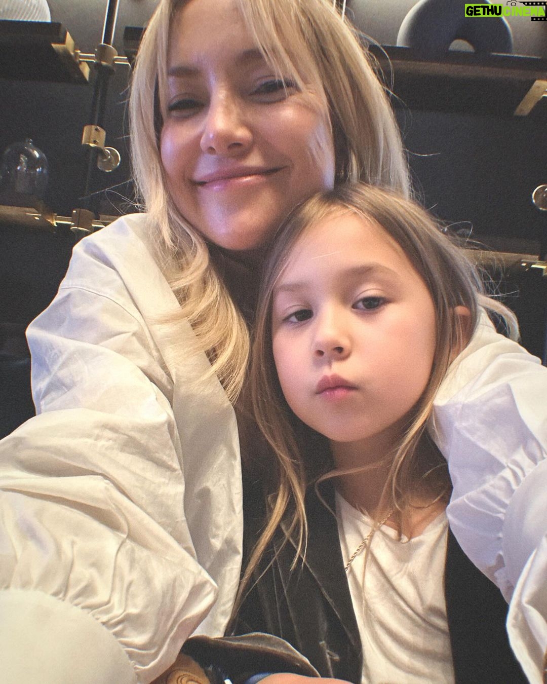 Kate Hudson Instagram - Took my boots and my babies out to see some history made 💫 #40000