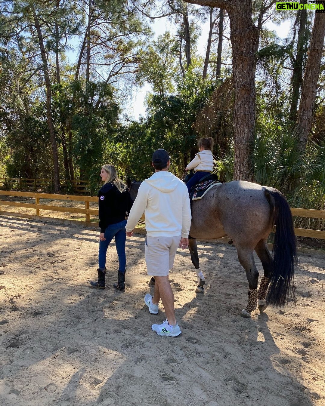 Kate Upton Instagram - Just some horse pics that make me happy… 🥰