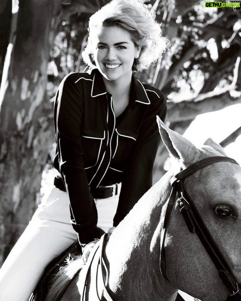 Kate Upton Instagram - Vogue shoot with a horse? SAY LESS. 😍🐴 #TBT