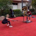 Kate Upton Instagram - My favorite part of the workout… when @benbrunotraining does the work. 😂