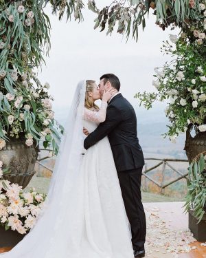 Kate Upton Instagram - 5 years down… forever to go! Life with you never gets old. I love you @justinverlander.  Happy Anniversary! ❤️❤️❤️❤️❤️