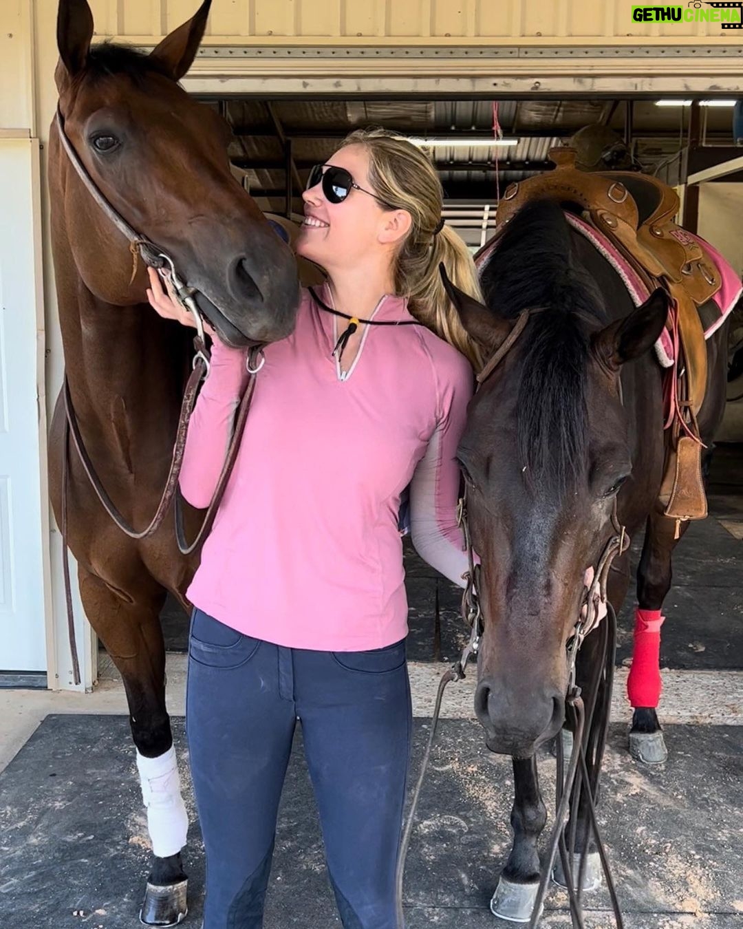 Kate Upton Instagram - My literal heaven 😩💕🐴
