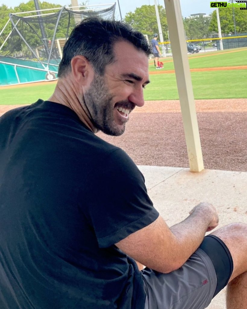 Kate Upton Instagram - Happy birthday to the most amazing husband, father and best friend a girl could ask for. I love you so much @justinverlander! 😍