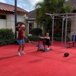 Kate Upton Instagram - My favorite part of the workout… when @benbrunotraining does the work. 😂