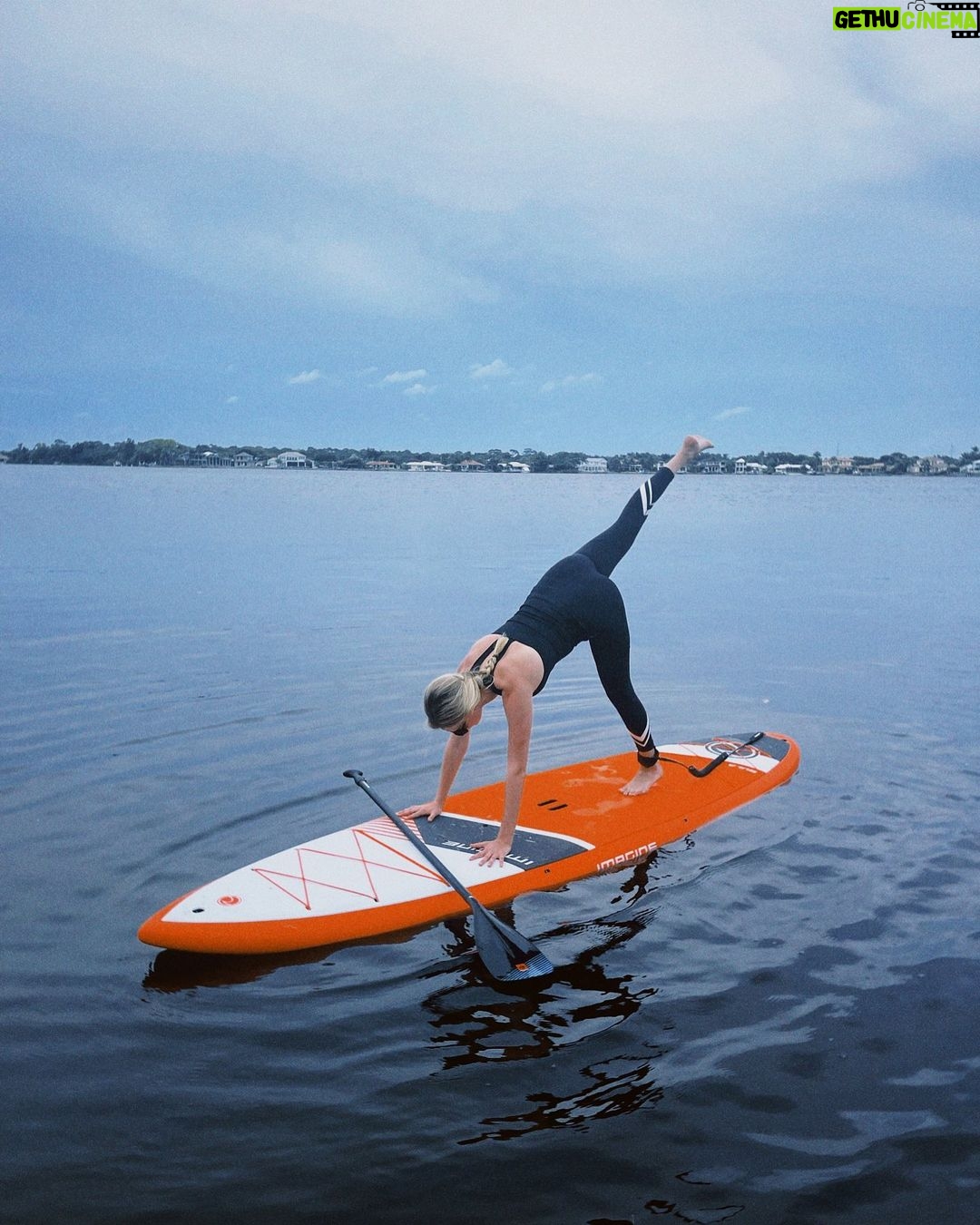 Kate Upton Instagram - I hear the fear of face planting on a paddle board is suppose to make you fit… so I gave it a try