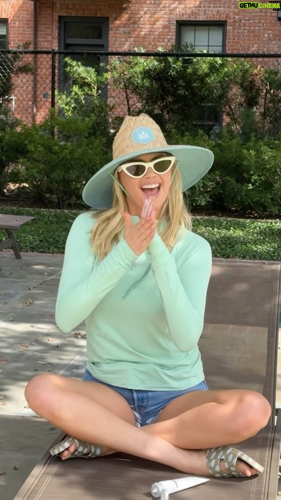 Kate Upton Instagram - Sun protection will always be the it girl