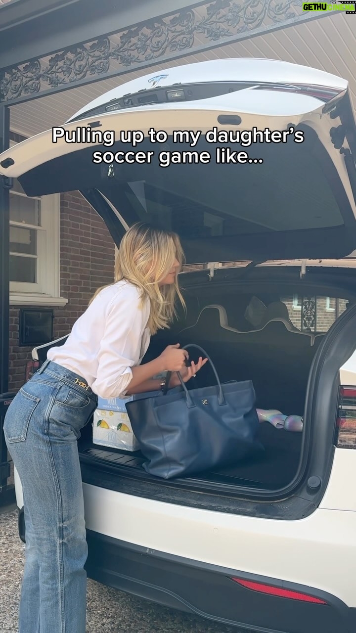Kate Upton - 78.6K Likes - Sharing is caring