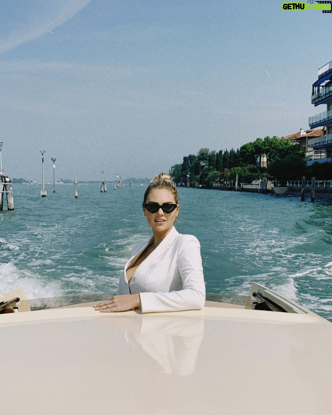 Kate Upton - 84.8K Likes - Take me back to Venice 🤍 #FBF