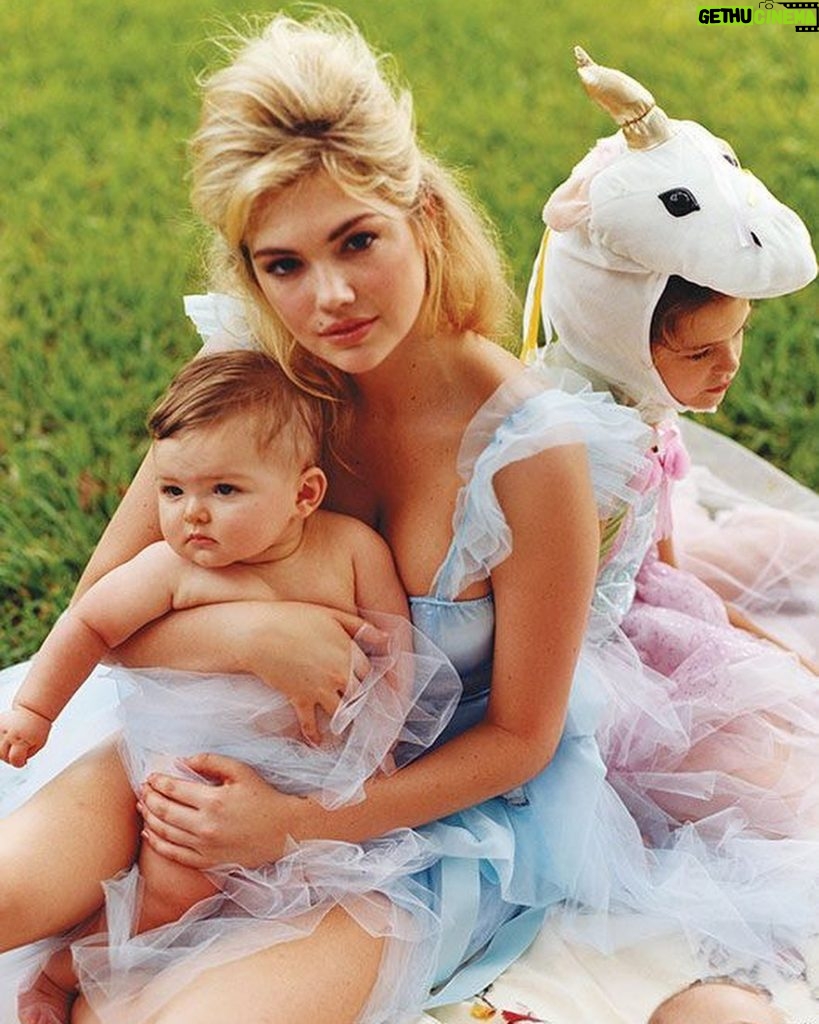Kate Upton Instagram - Motherhood expectation vs reality 😂 #FashionVsReality #TBT