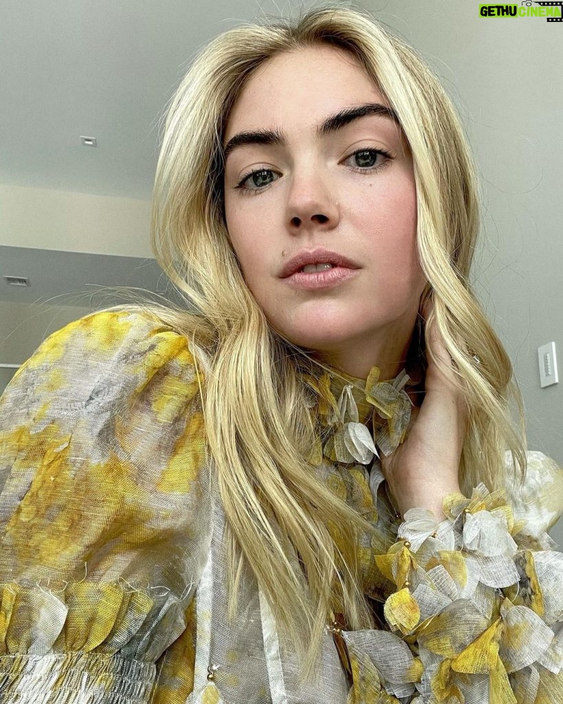 Kate Upton Instagram - How can you not be in a good mood when wearing yellow? 😊🌻