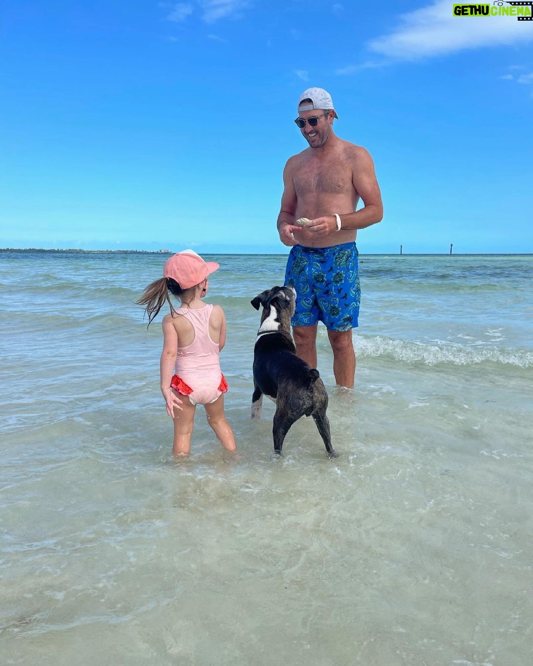 Kate Upton Instagram - To the most incredible dad… Today we celebrate YOU! We love you so much ❤️ happy #FathersDay @justinverlander!!