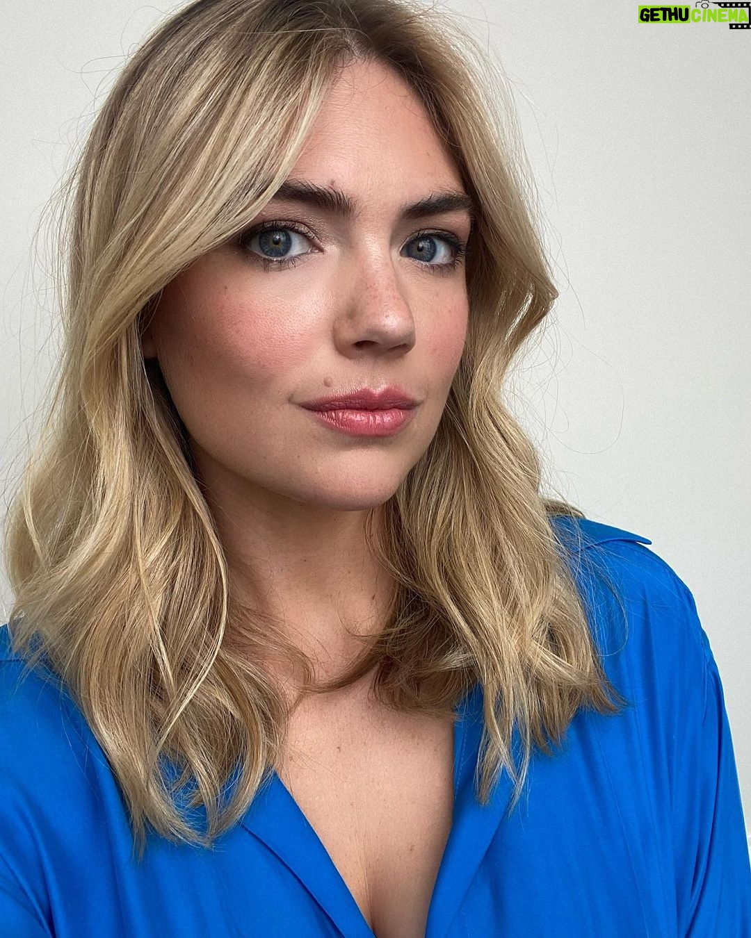 Kate Upton Instagram - Blue might be my new favorite color… 💙