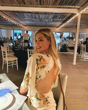 Kate Upton Instagram - Anyone else sit like this all night when the back of the dress is the cutest part??