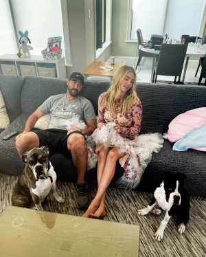 Kate Upton Instagram - This is what having a photoshoot during quarantine looks like... playing dress up at the house!