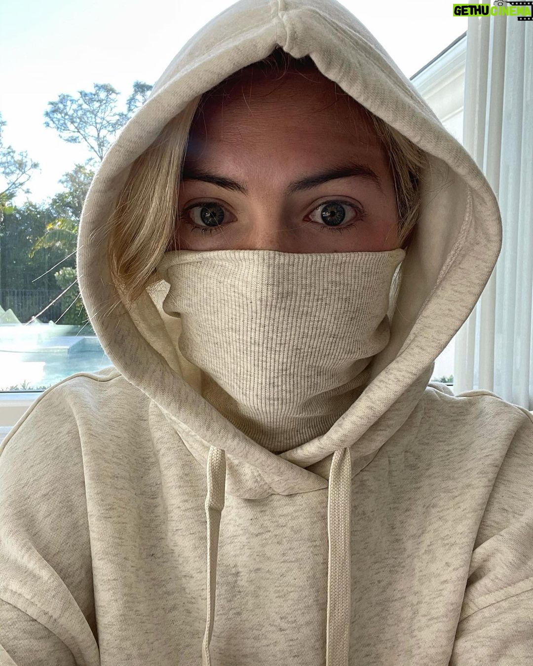 Kate Upton Instagram - #MaskUp ...but make it fashion?
